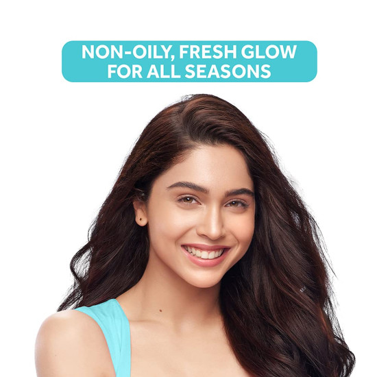 POND'S Light Moisturiser - Non-Oily with Vitamin E for Soft Skin