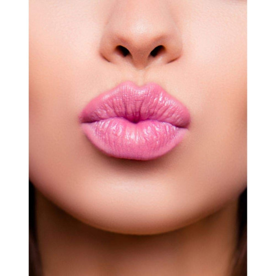 Lakme Lip Love Chapstick Strawberry - Soft Lips & 22 Hrs Moisture